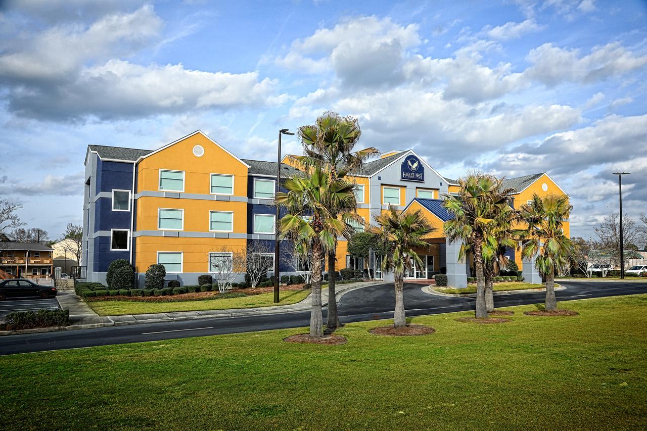 Eagles Nest Inn Statesboro Bagian luar foto