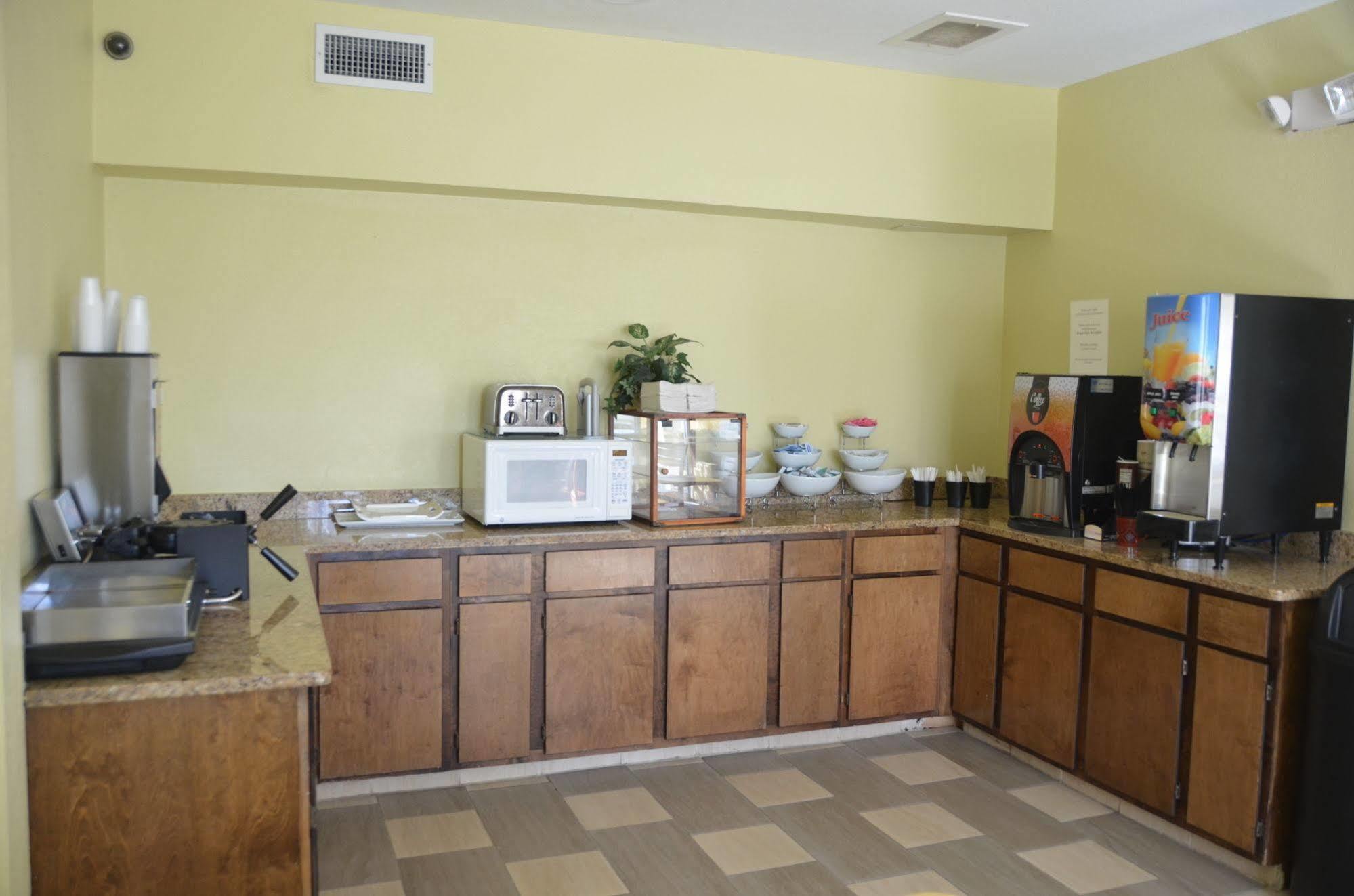 Eagles Nest Inn Statesboro Bagian luar foto